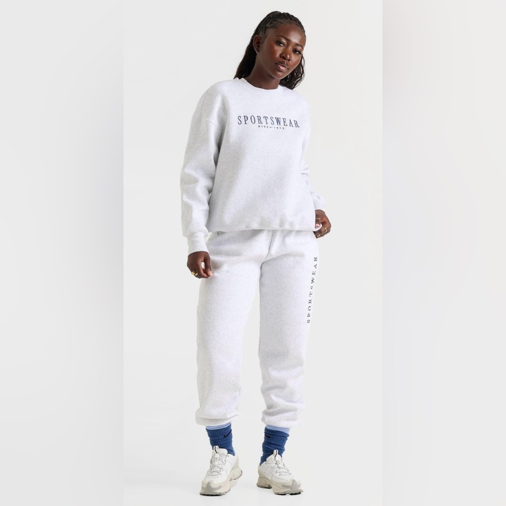 Nike Oversized Phoenix Crewneck Sweatshirt - Picture 3 of 5